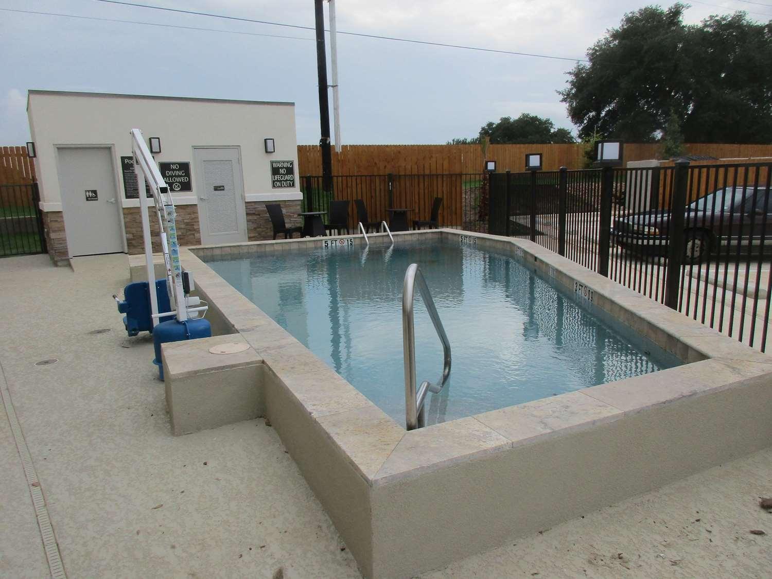 Best Western Green Oaks Inn La Vernia Εξωτερικό φωτογραφία